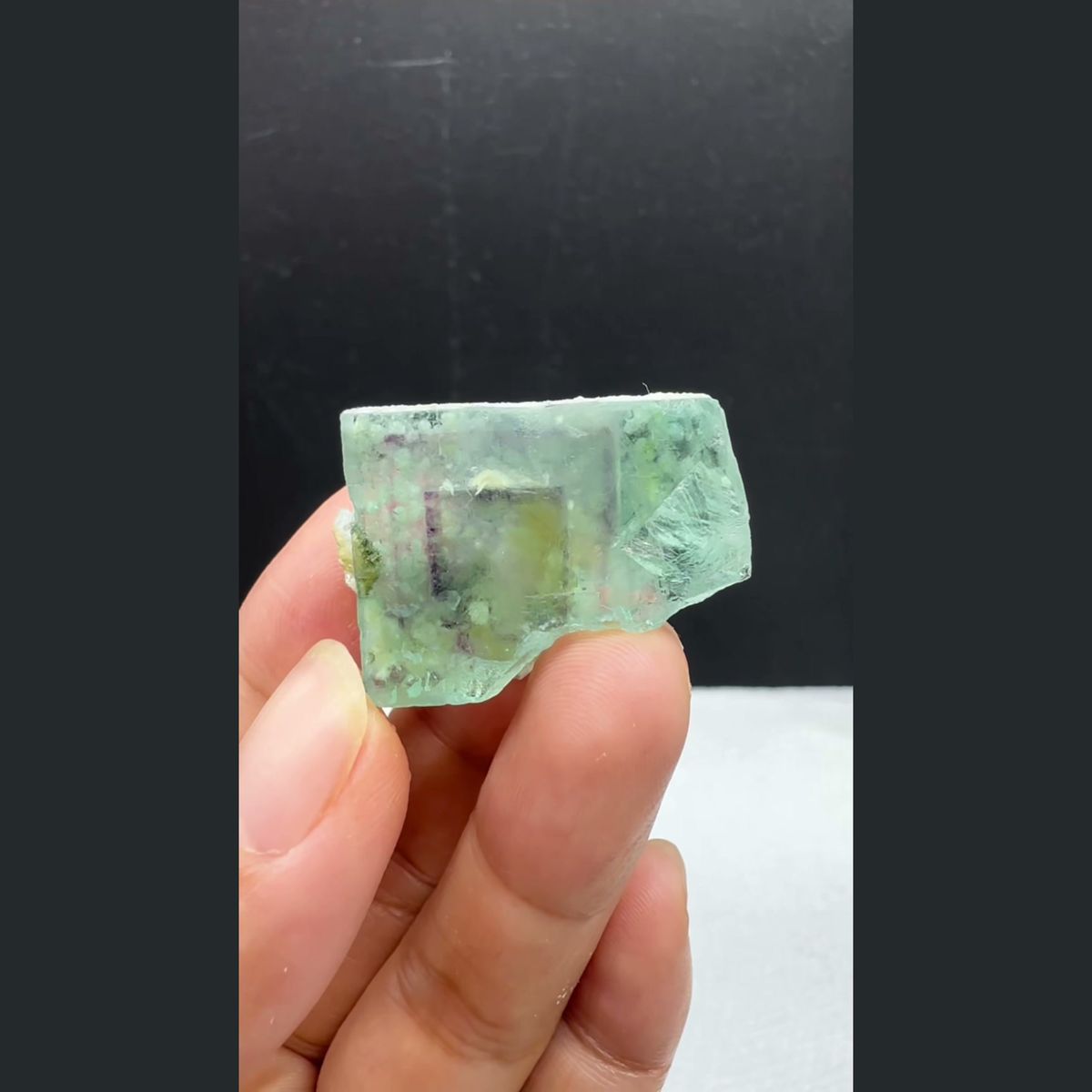 Bicolor Green Fluorite Yaogangxian 2.9 cm — complete view