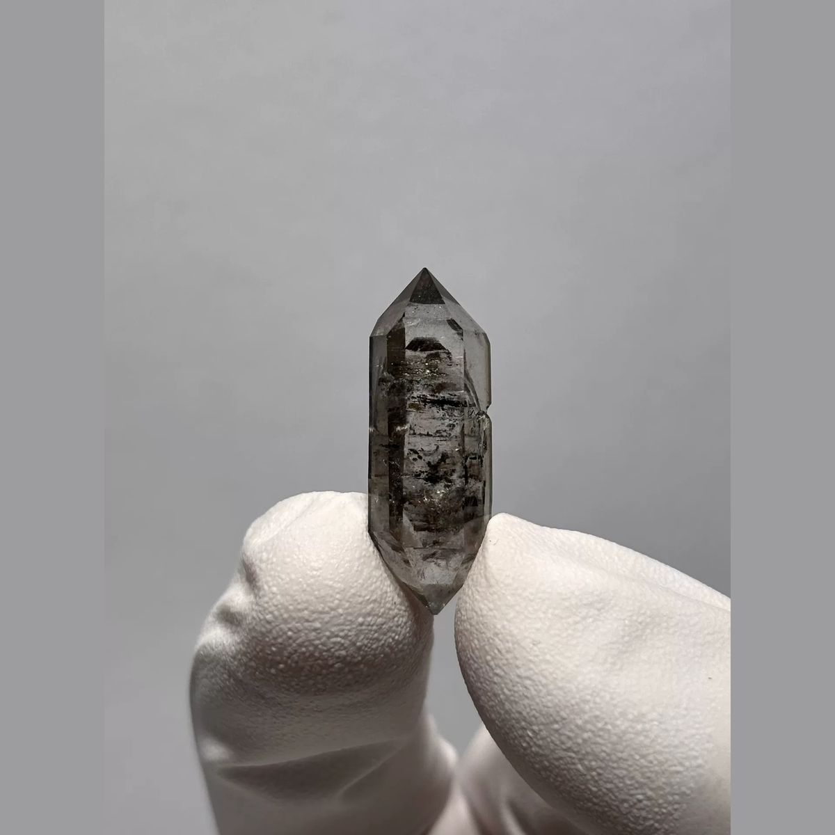 Marked DT Quartz Yunnan 2.6 cm — complete view