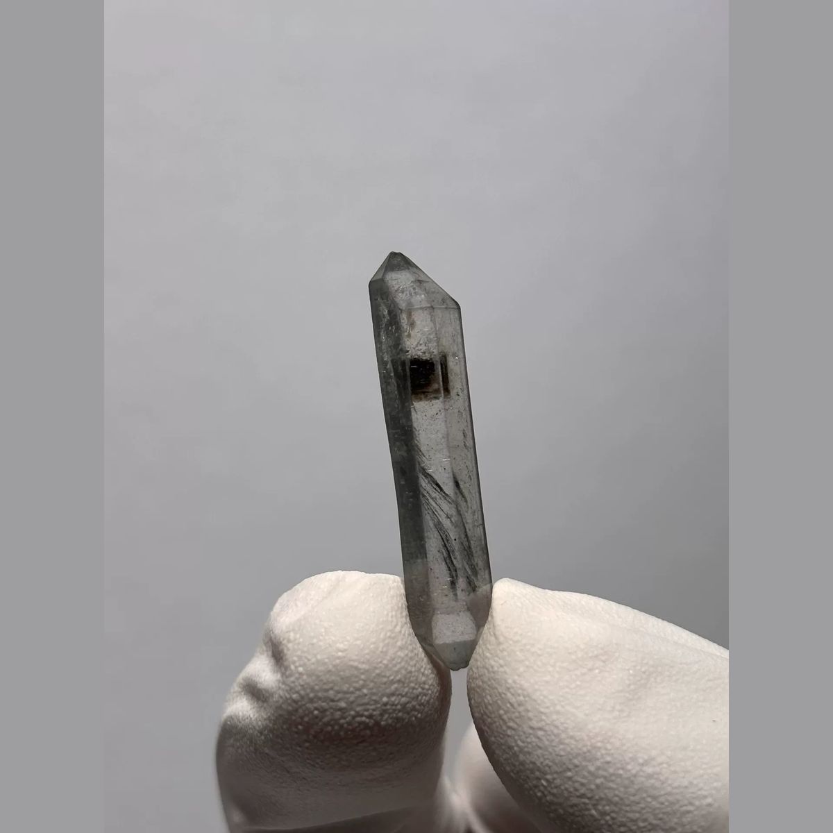 Dt quartz Yunnan 3.3 cm — complete view