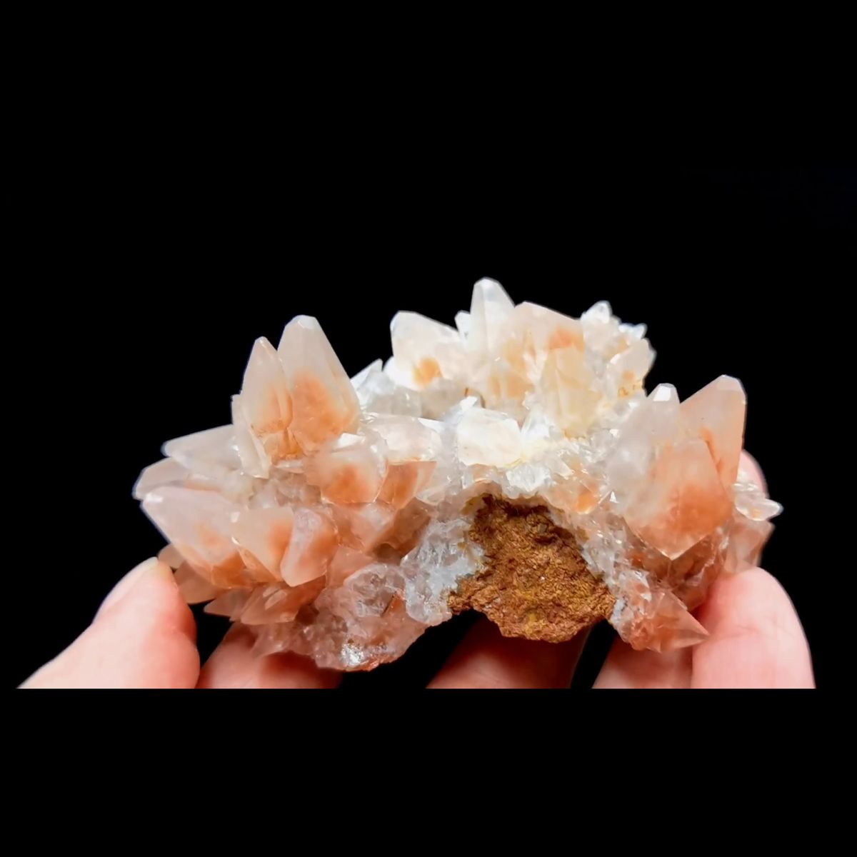 Red-core dogtooth calcite from Daye Hubei — complete view