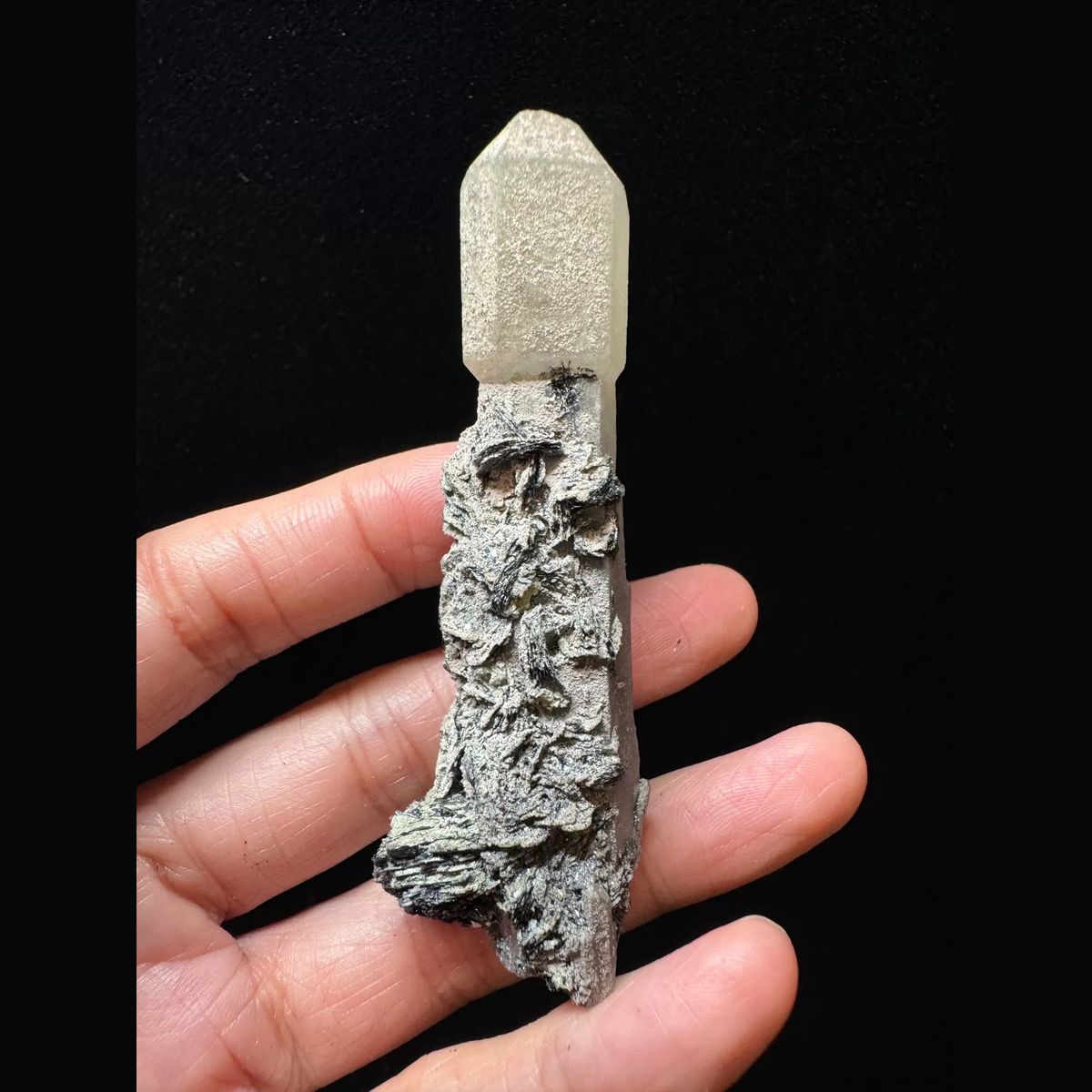 Scepter quartz with specular hematite from Inner Mongolia — complete view