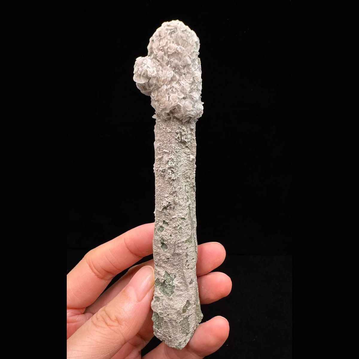 Extra-long sparkly quartz floater with petal calcite from Inner Mongolia — complete view