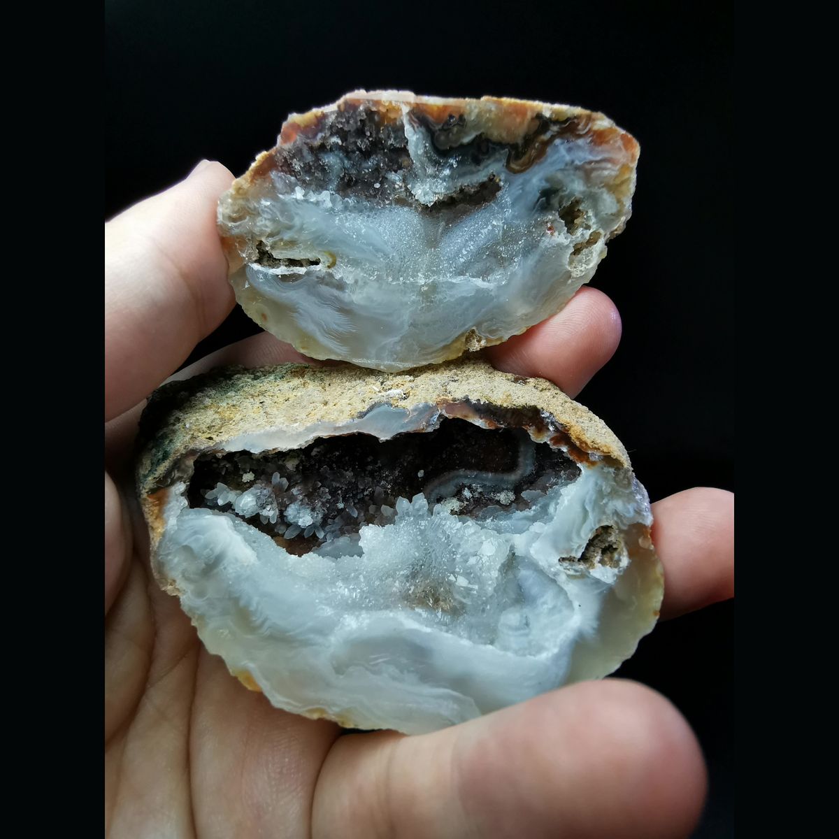 Red and white Brazilian agate geode with lid — complete view