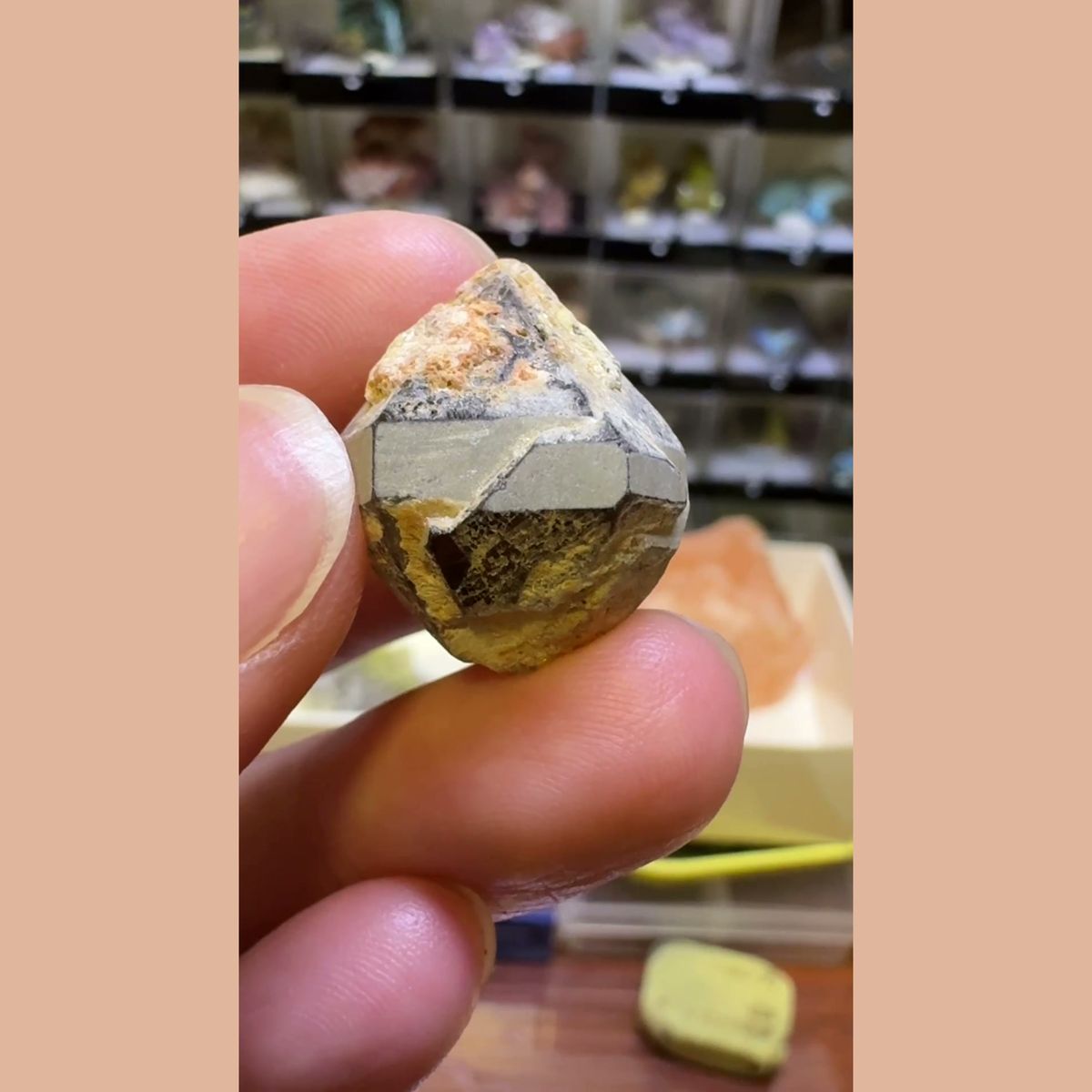 Double-Terminated Quartz, Orange Spots Mozambique 2.0 cm — complete view
