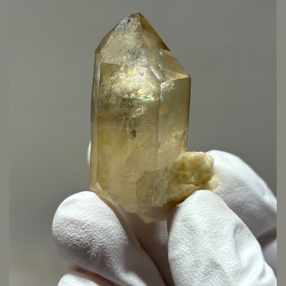 Quartz with Feldspar Xuebaoding 5.1 cm — complete view