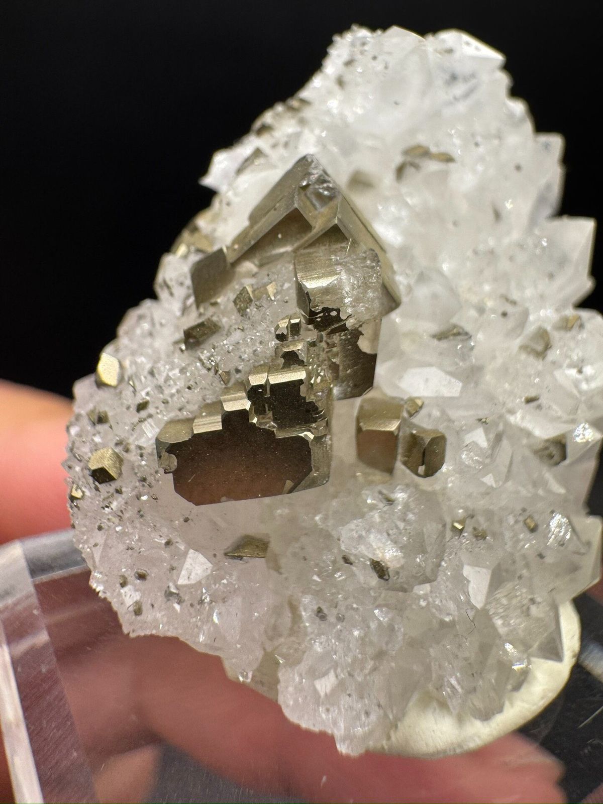 Baryte from Jiangxi, China, individual mineral specimen view 1