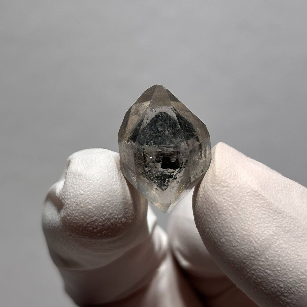 Quartz double-terminated crystal from Guizhou, China, natural mineral specimen, photo 1 of 7