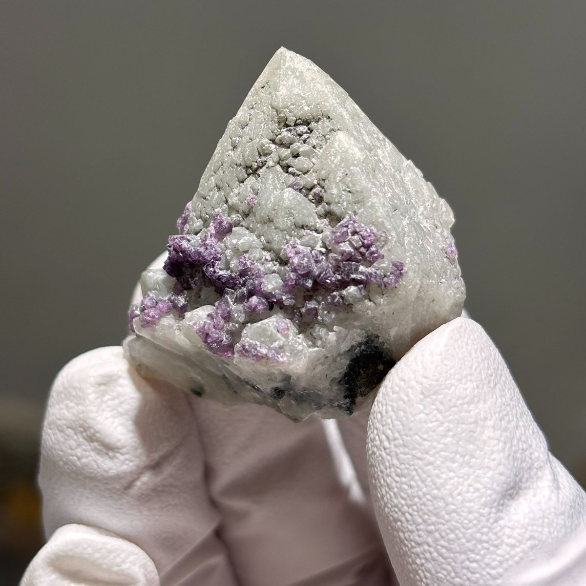 Quartz crystals with fluorite from Inner Mongolia, China, natural mineral specimen, photo 1 of 5