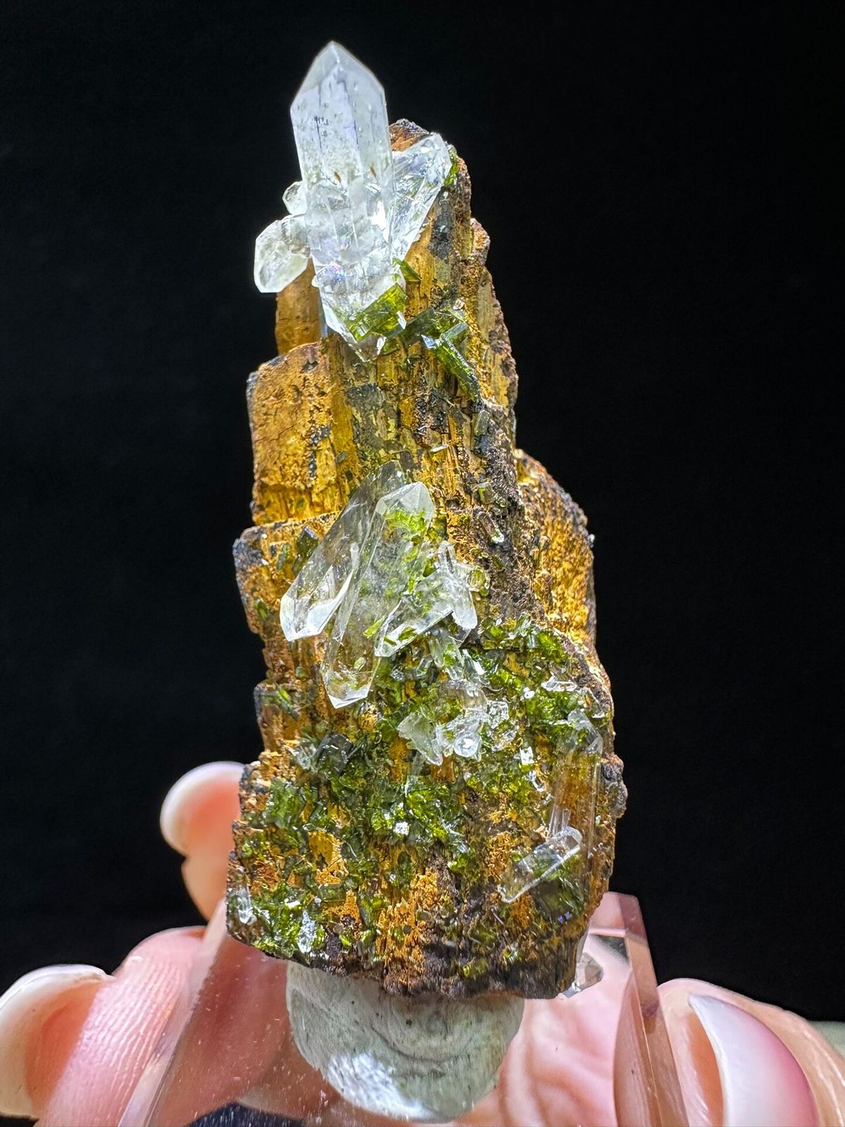 Quartz from Sichuan, China, individual mineral specimen view 1