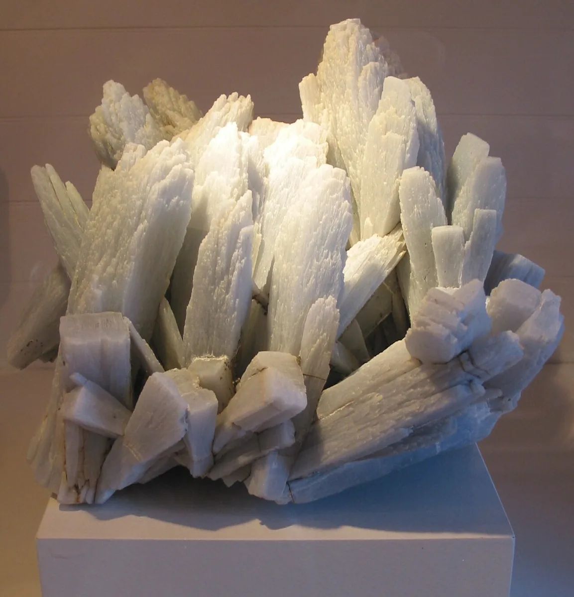 Anhydrite specimen