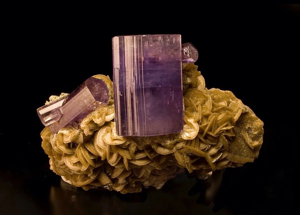 Apatite specimen