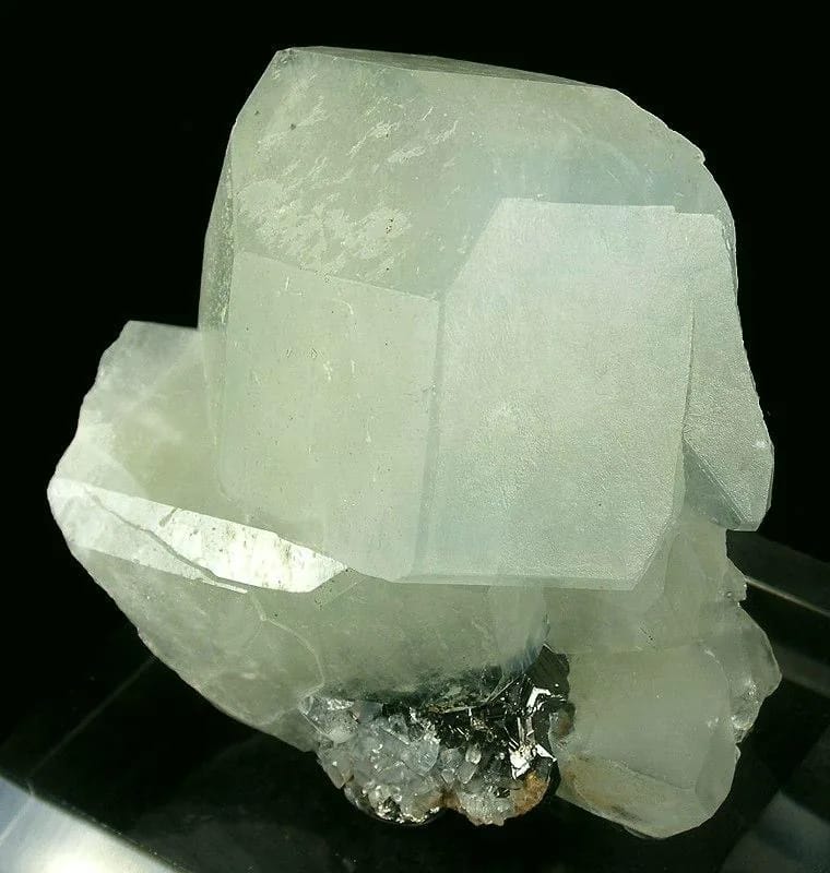 Datolite specimen