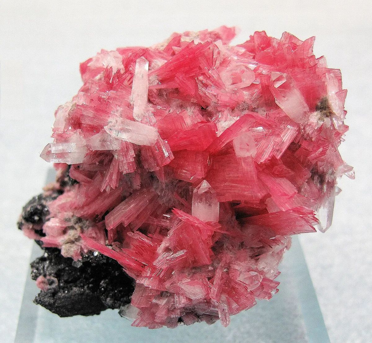 Rhodonite specimen