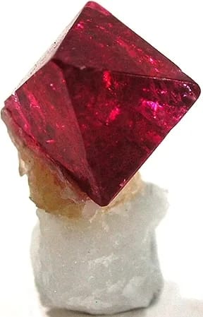Spinel specimen