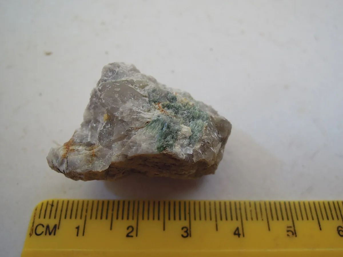 Verdelite (green tourmaline) specimen