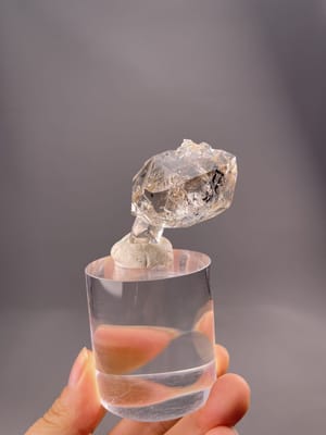 Herkimer-style quartz crystal from Daocheng, Sichuan, colorless and clear