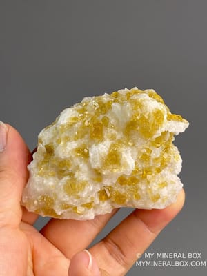 Barite and quartz crystal cluster from Jiangxi, China