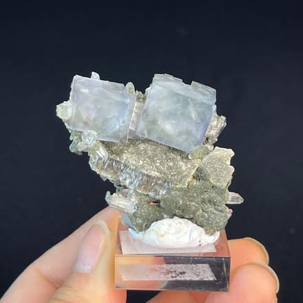 Blue-purple fluorite double cube with quartz, Yaogangxian