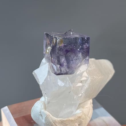 Purple phantom fluorite twin crystal from Yaogangxian, Hunan