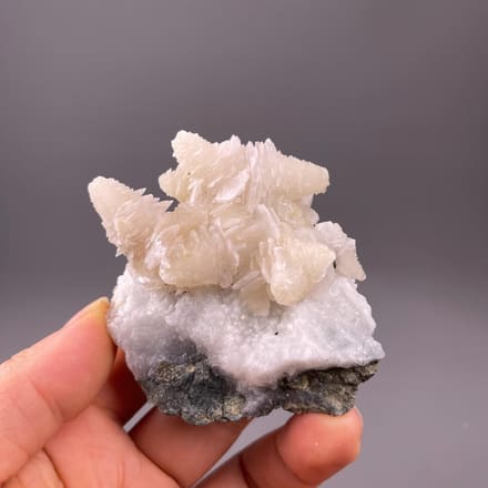 UV-reactive white calcite cluster from Fujian, China