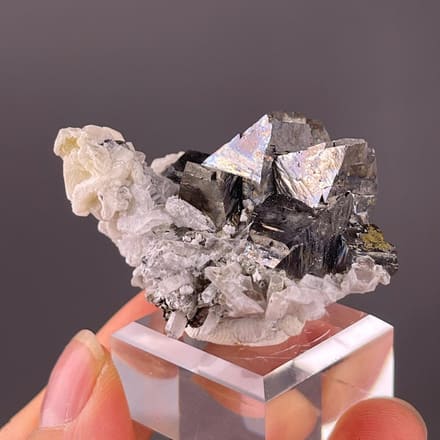 Arsenopyrite crystals with quartz and calcite matrix