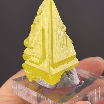 Lemon-yellow sulfur crystals from Tengchong, Yunnan Province, China