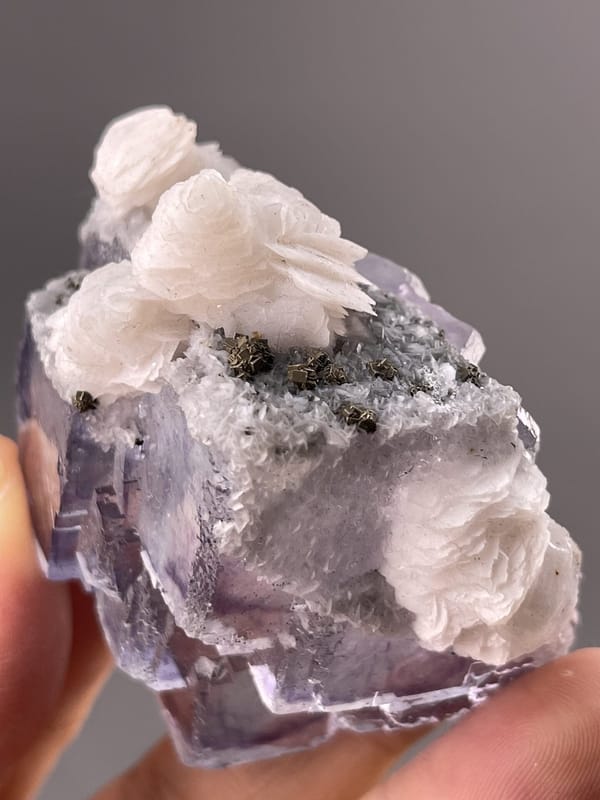 Fluorite Cubic Crystals from Chenzhou, China – crystal termination detail