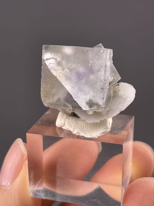 Front view of colorless fluorite, 11×6×7 mm, Yaogangxian Mine