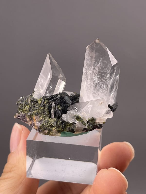 Quartz Crystals from Maoniuping, Sichuan – top-down view