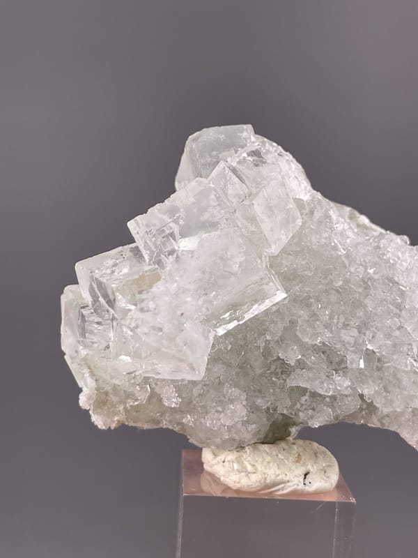 Front view of fluorite crystal, 21×15×13 mm, Xianghualing Mine