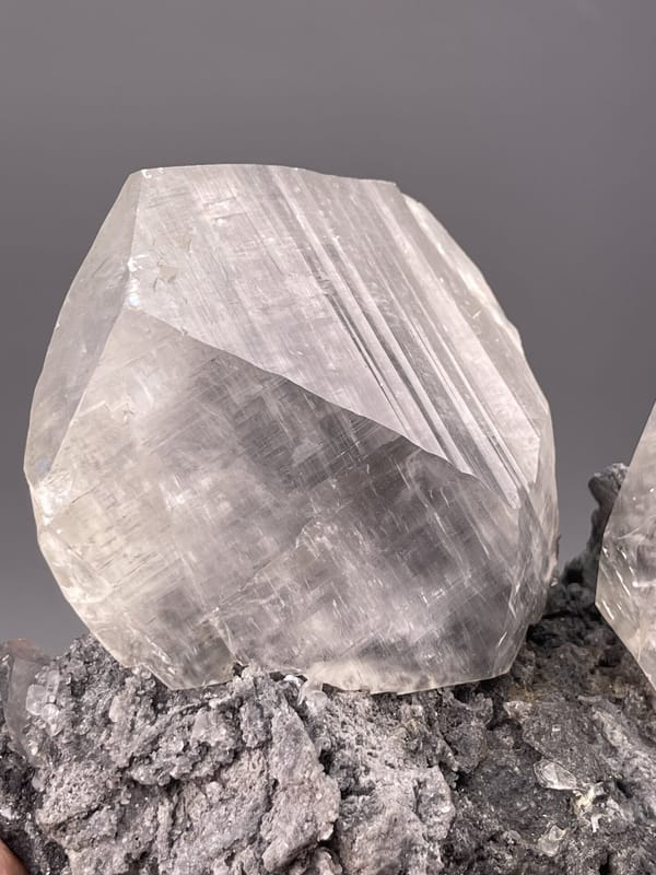 Angled view highlighting prismatic calcite formation