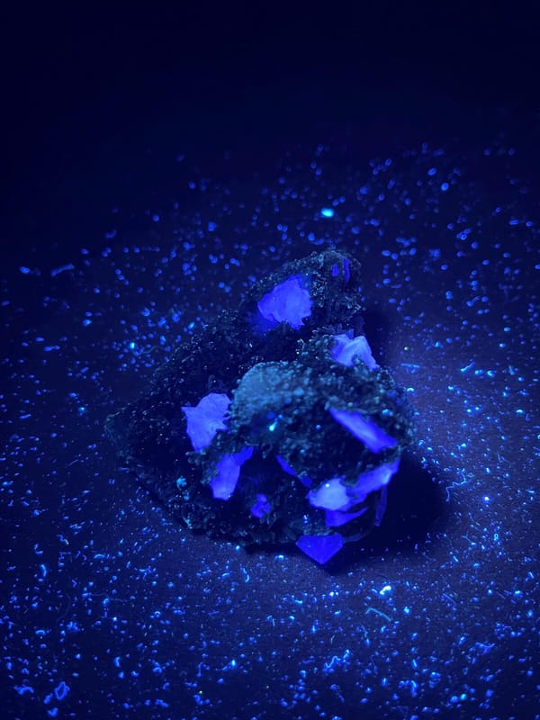 Scale reference of green fluorite cube with calcite