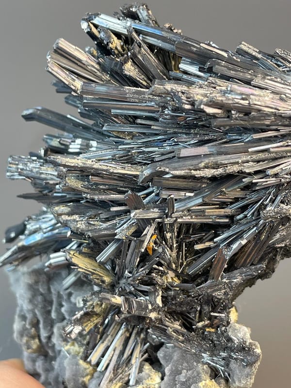 Side view of stibnite formation showing crystal length