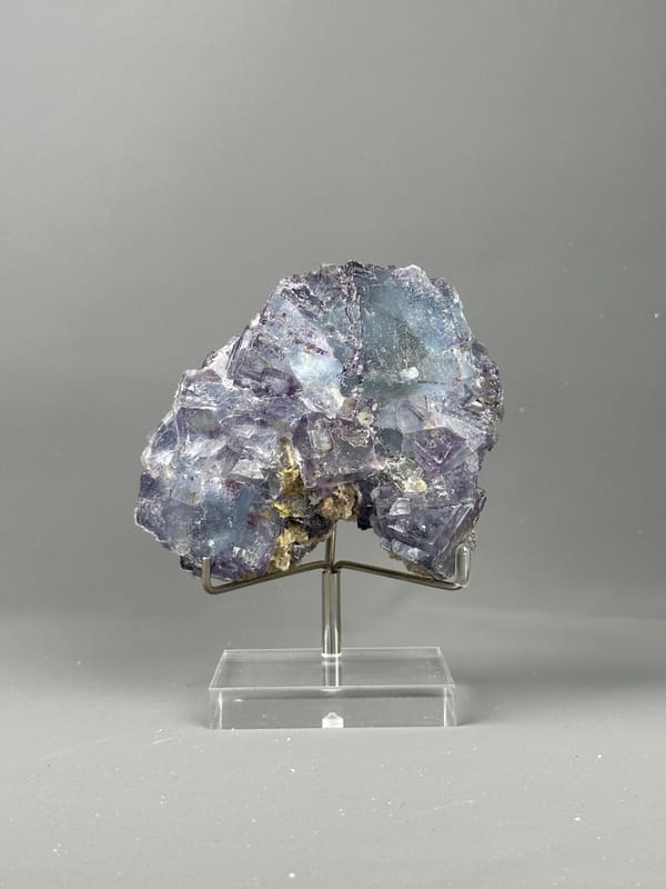 Large etched purple-blue fluorite twin from Yaogangxian