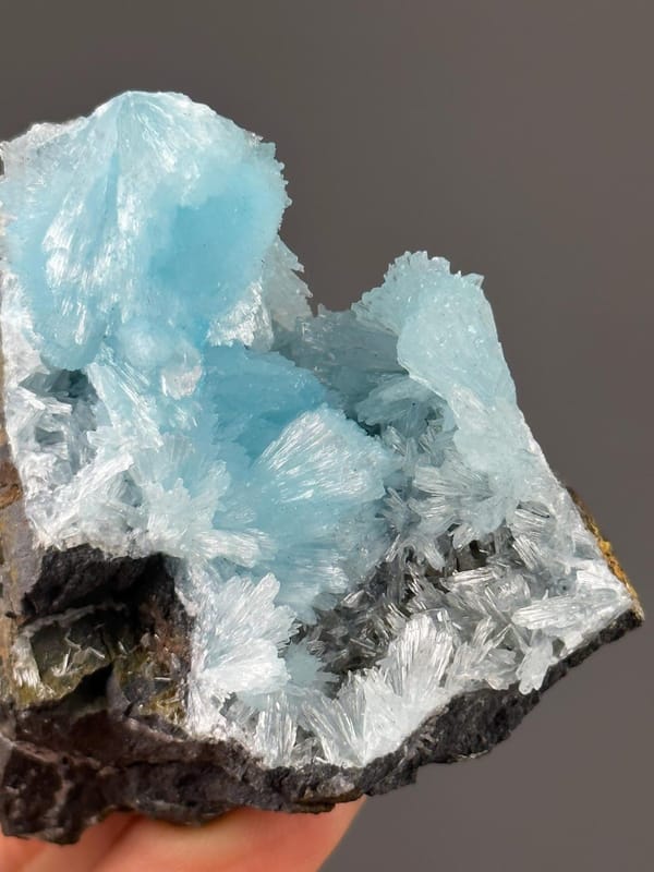 Yunnan hemimorphite fluorescent specimen view