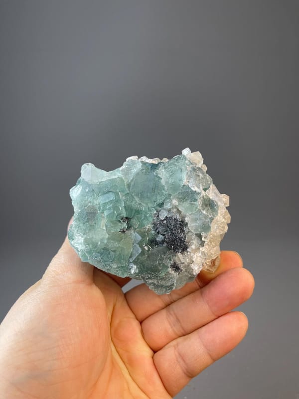 Flower-form green fluorite with calcite from Fujian Province