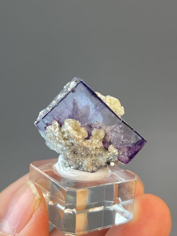 Phantom fluorite measuring 1.0×1.0×0.8 inches