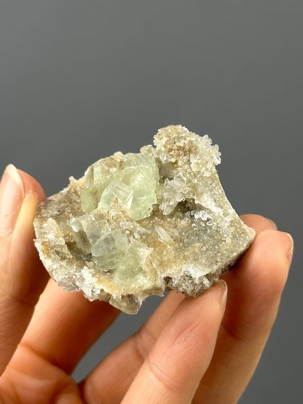 CaF₂ fluorite on SiO₂ quartz, cubic, Mohs 4, Xianghualing, 1.94 oz