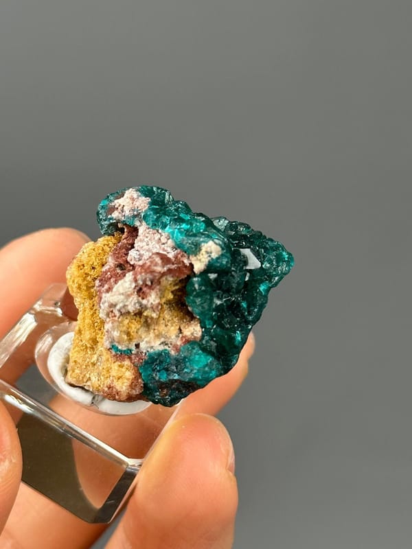Congo dioptase green color saturation detail