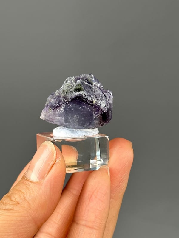 Fluorite quartz crystal contrast detail