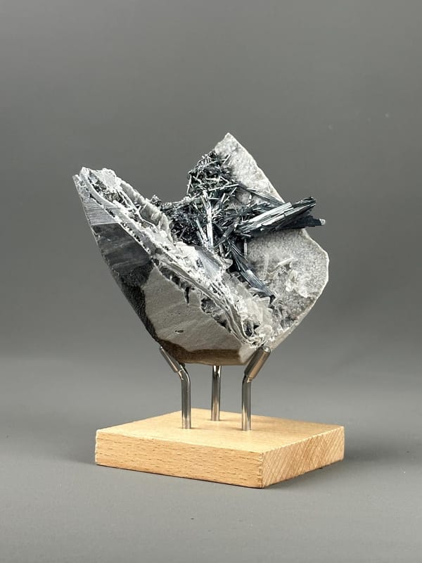 Barite crystals with stibnite detail close-up