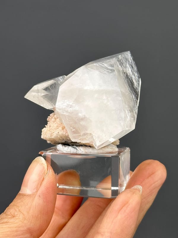 CaCO₃ trigonal calcite on dolomite, Mohs 3, UV reactive, 2.65 oz