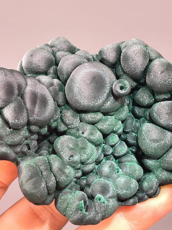 Scale view of 3.3x1.0x2.6 in malachite cluster