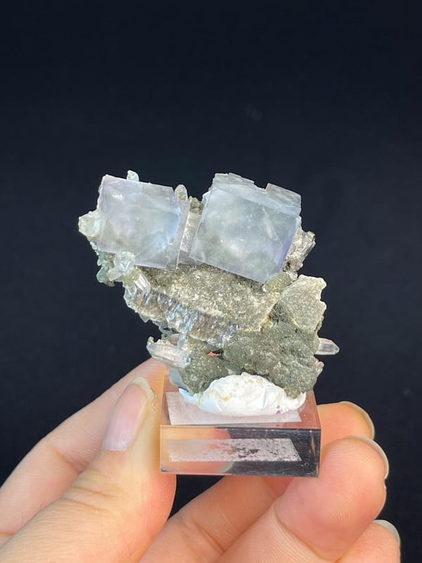 Blue-purple fluorite double cube with quartz, Yaogangxian