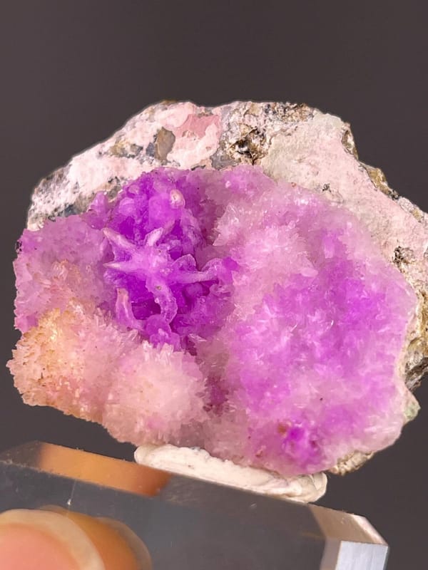 Top view of cobaltoan calcite and hemimorphite, Yunnan