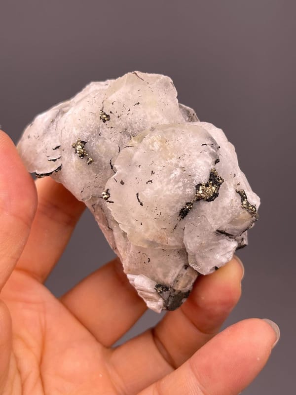 Fujian petal calcite natural vitreous luster