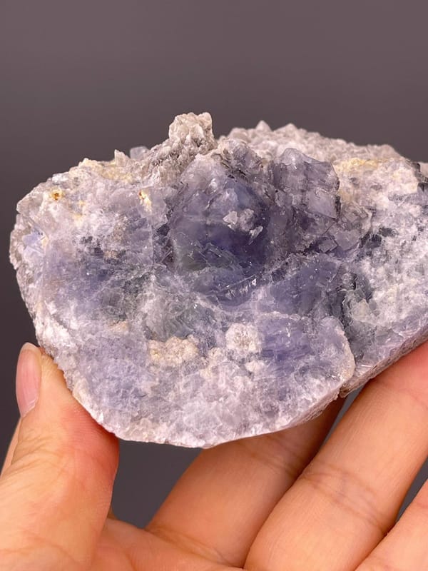 Top view of tanzanite-blue fluorite cubic growth