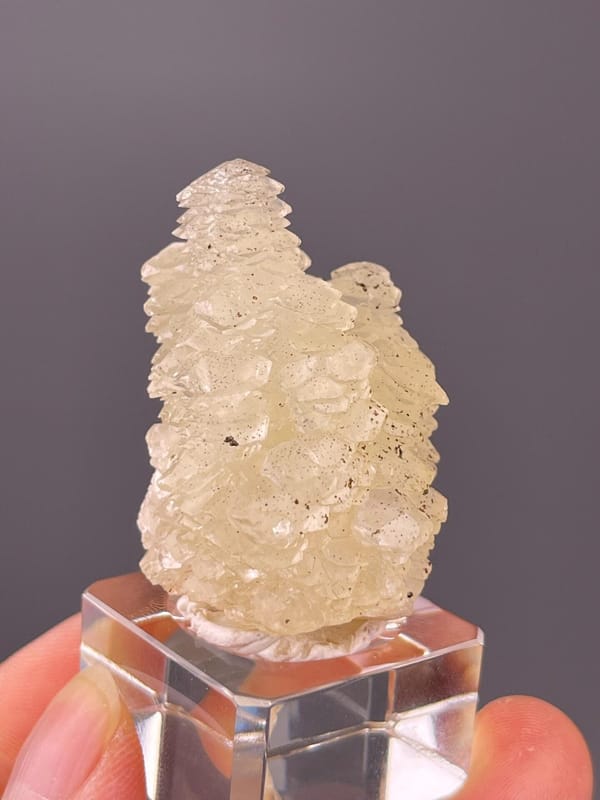 Daye Mine calcite tower under studio lighting