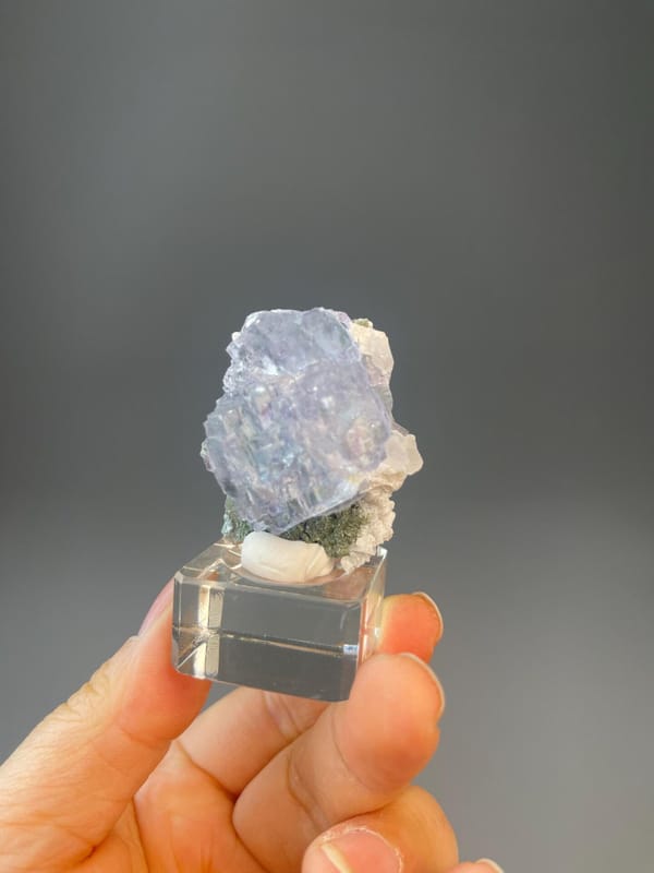 Fluorite CaF2 isometric with blue purple phantoms, Yaogangxian