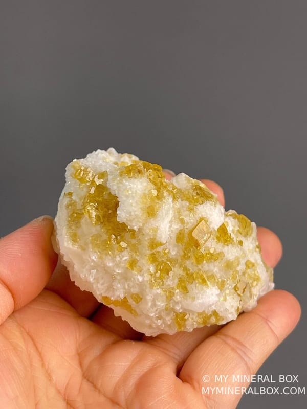 Side view of barite quartz crystal cluster, Jiangxi, China
